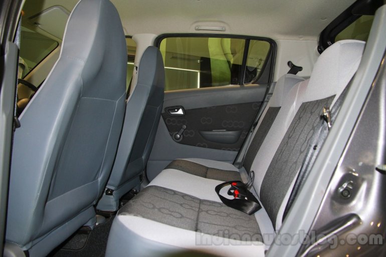 Maruti Alto 800 rear seat leg room