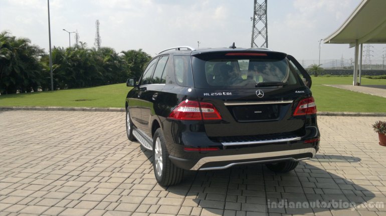 Mercedes M-Class ML 250 CDI rear three quarters