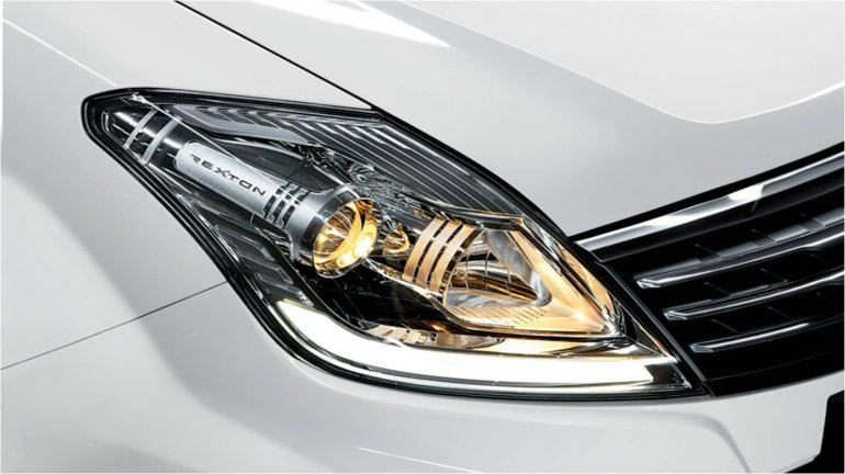 Ssangyong Rexton headlight and grille India