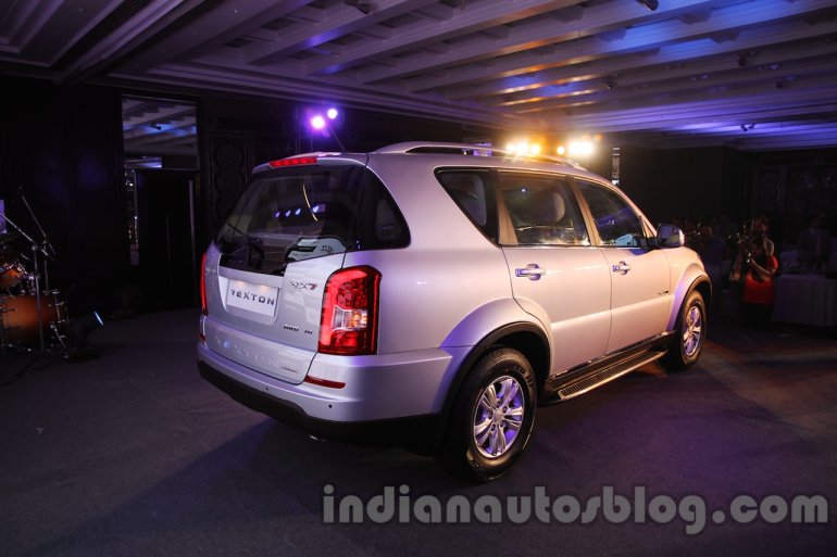 Ssaongyong Rexton rear right three quarters