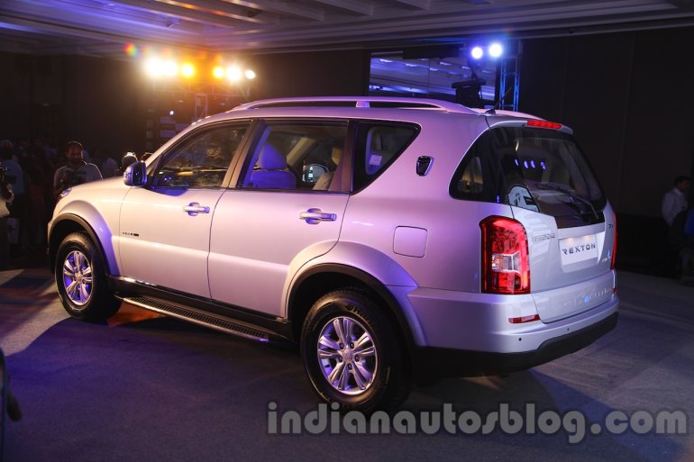 Ssaongyong Rexton rear left three quarters