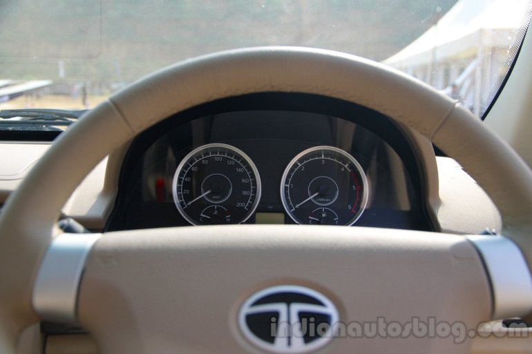 Tata Safari Storme dials