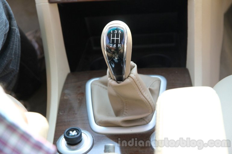 Tata Safari Storme gear lever