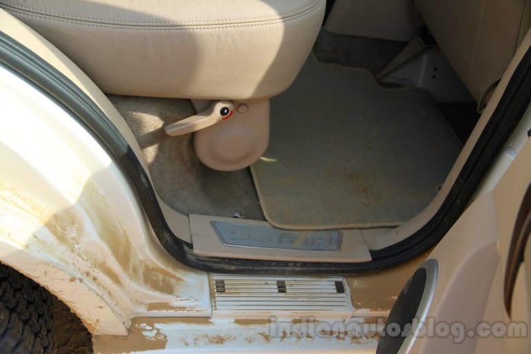 Tata Safari Storme rear seat adjustment