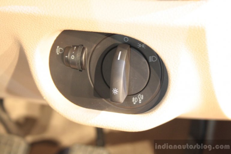 Tata Safari Storme headlamp controls