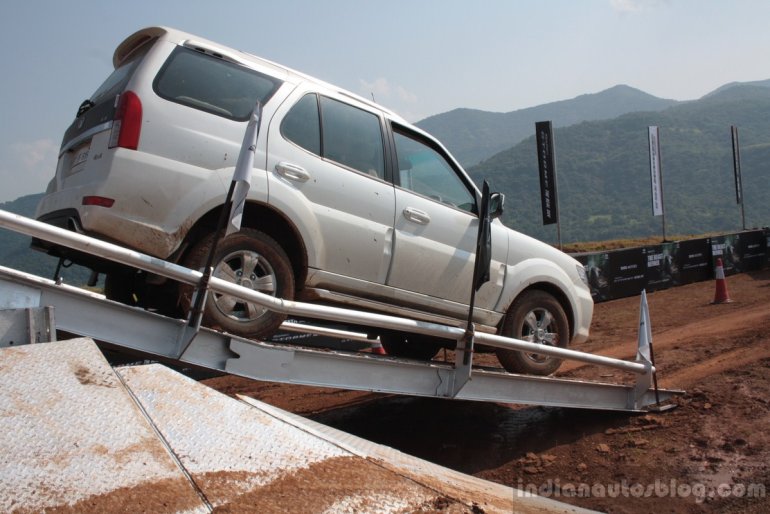 Tata Safari Storme off road test track