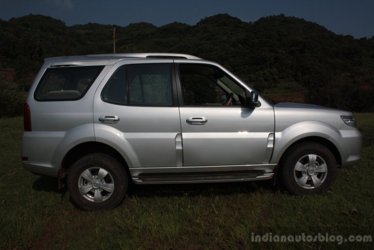 Tata Safari Storme right profile