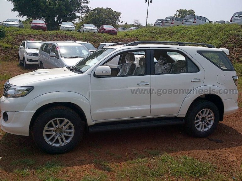 Toyota Fortuner TRD Edition side