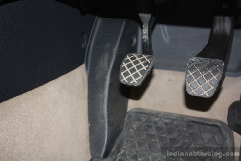 VW Jetta TSI Dead pedal