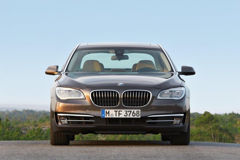 2013 BMW 7 Series front