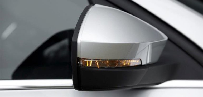 2013 Skoda Octavia front wing mirror teaser