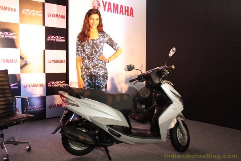 Deepika Padukone Yamaha Ray new color