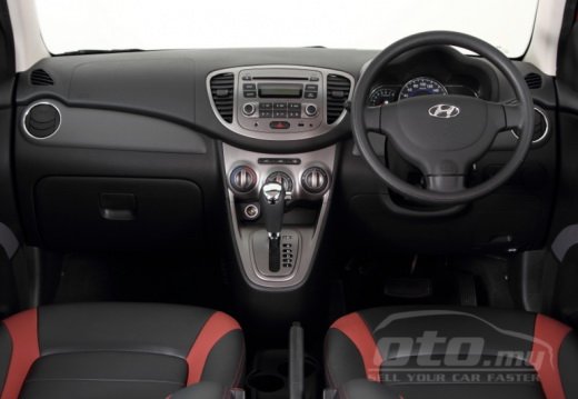 Hyundai i10 Colourz Edition interiors