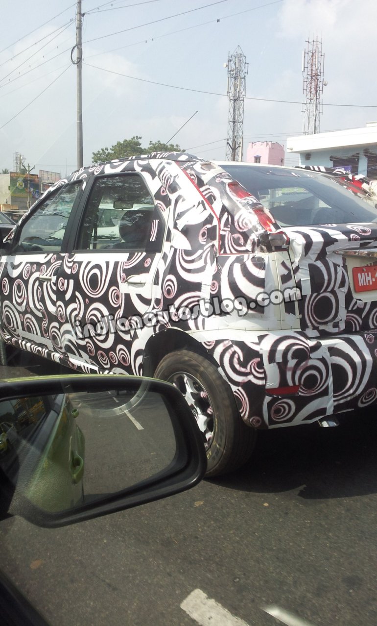 Mahindra Verito CS sub-4m rear hatch