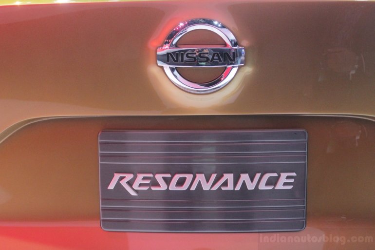 Nissan Resonance Concept badge