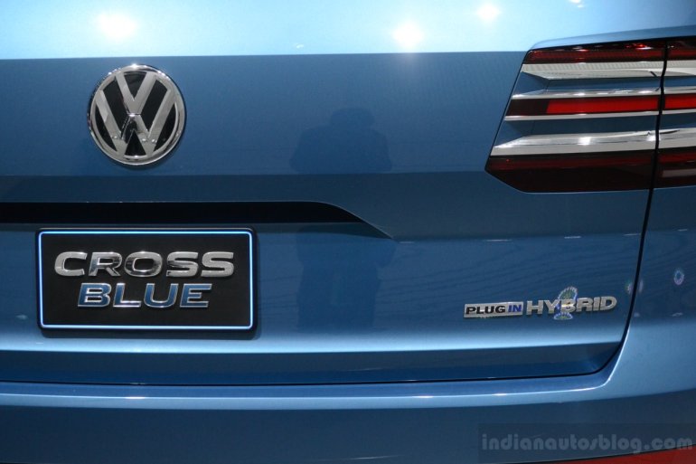 VW CrossBlue Concept at NAIAS 2013 (18)