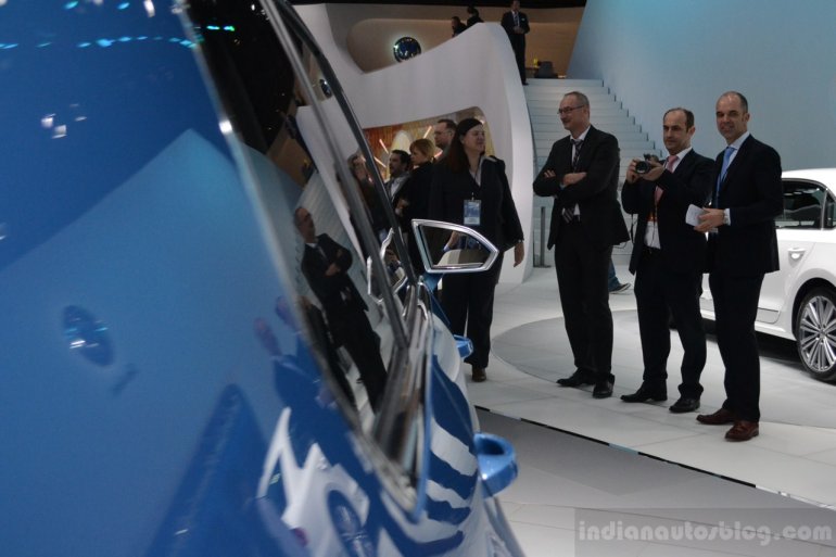 VW CrossBlue Concept at NAIAS 2013 (20)