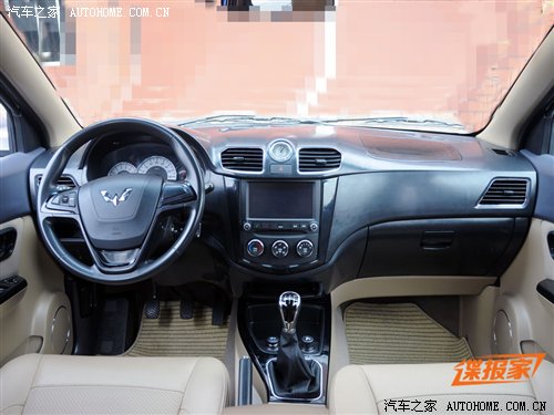 wuling-hongguang-facelift interior