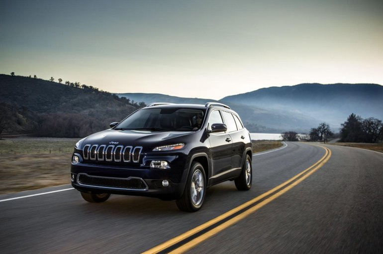 2014 Jeep Cherokee on road