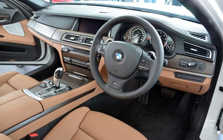 BMW 7 Series facelift interior