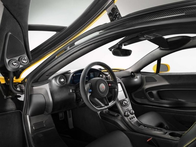 McLaren P1 cockpit
