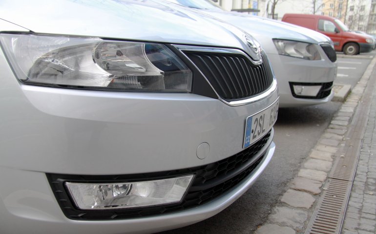 Skoda Octavia Vs Skoda Rapid front headlamps