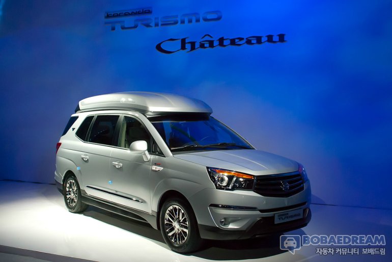 Ssangyong Korando Turismo customized