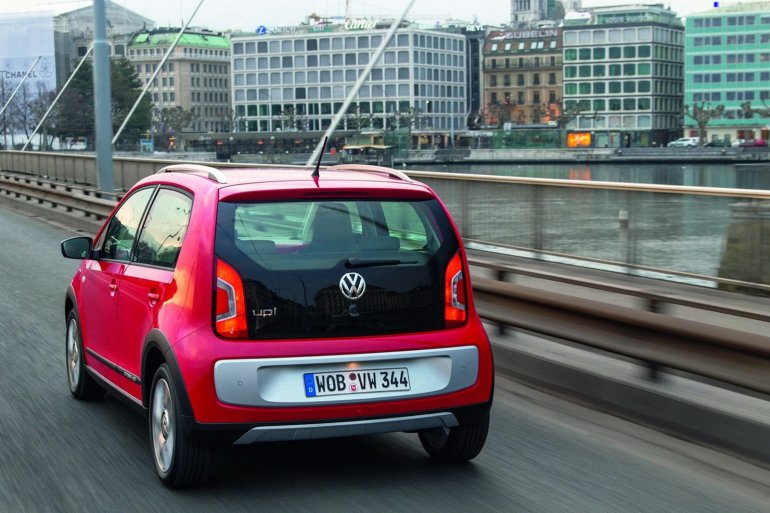 Volkswagen Cross Up! rear