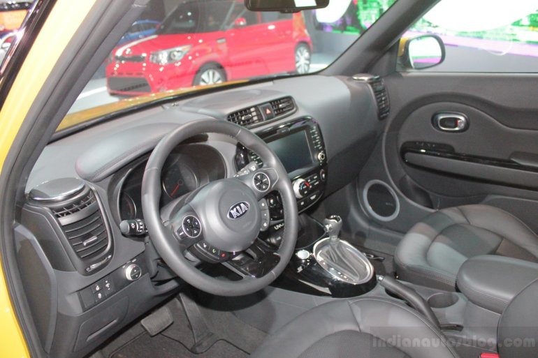 2014 Kia Soul cockpit