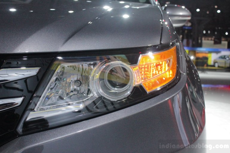 2014 Honda Odyssey Touring Elite headlamp