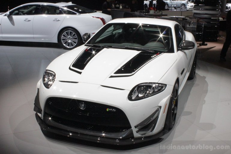 Jaguar XKR-S GT front three quarters left