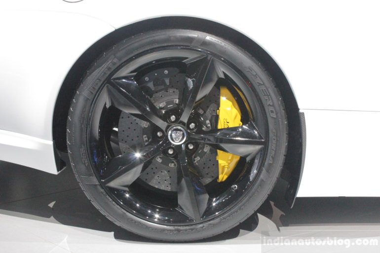 Jaguar XKR-S GT alloy wheel design