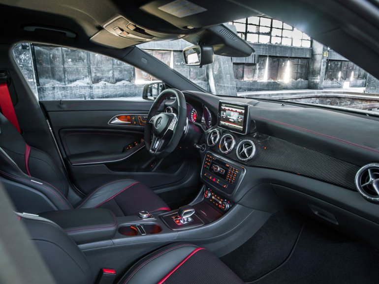 Mercedes CLA 45 AMG interior