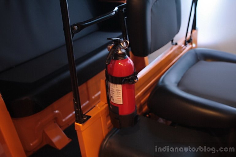 Piaggio Ape City fire extinguisher