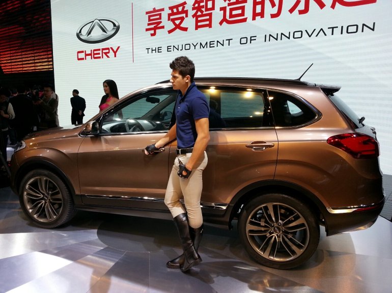 Chery Beta 5 concept side at the 2013 Auto Shanghai