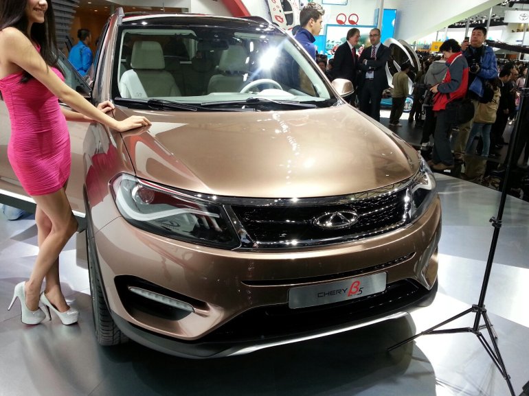 Chery Beta 5 concept front at the 2013 Auto Shanghai