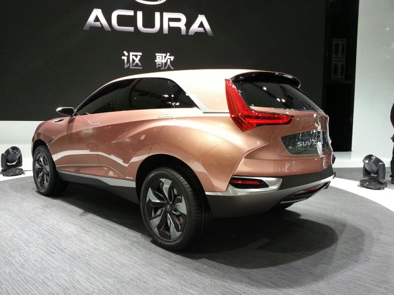 acura crossover images