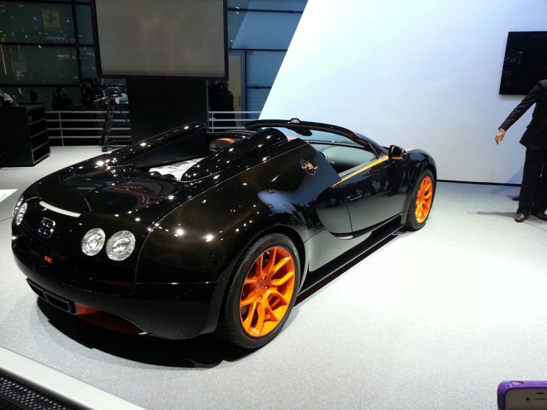 Bugatti Veyron Vitesse WRC auto shanghai live front quarter right
