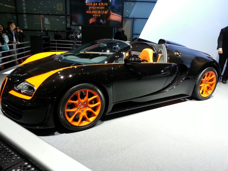 Bugatti Veyron Vitesse WRC auto shanghai live front quarter left