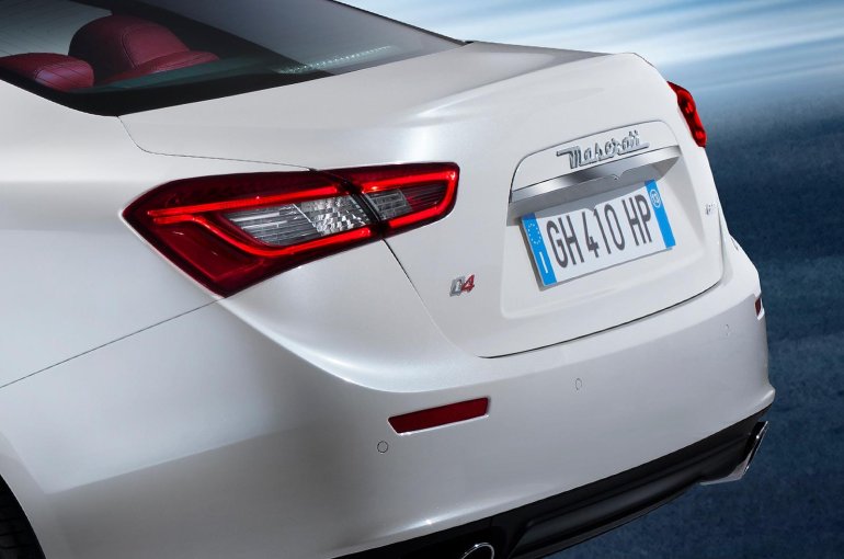 2014 Maserati Ghibli rear fascia