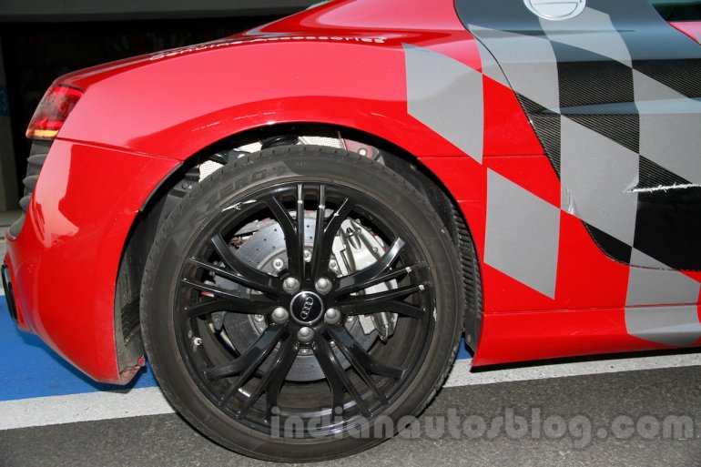 Audi R8 V10 Plus rear wheel