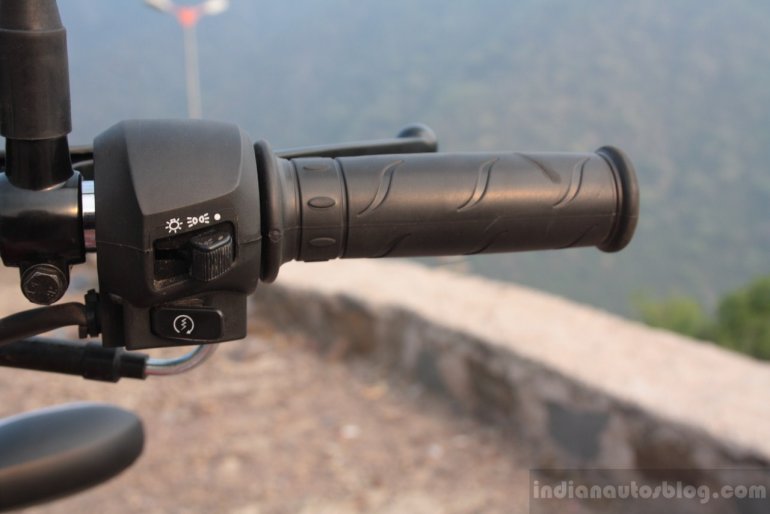 Right side swiftgear of the Mahindra Centuro