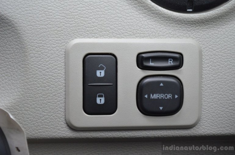 Mahindra Verito Vibe mirror adjustments