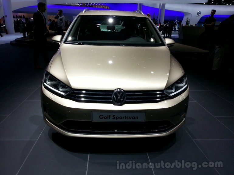 VW Golf Sportsvan Concept Front