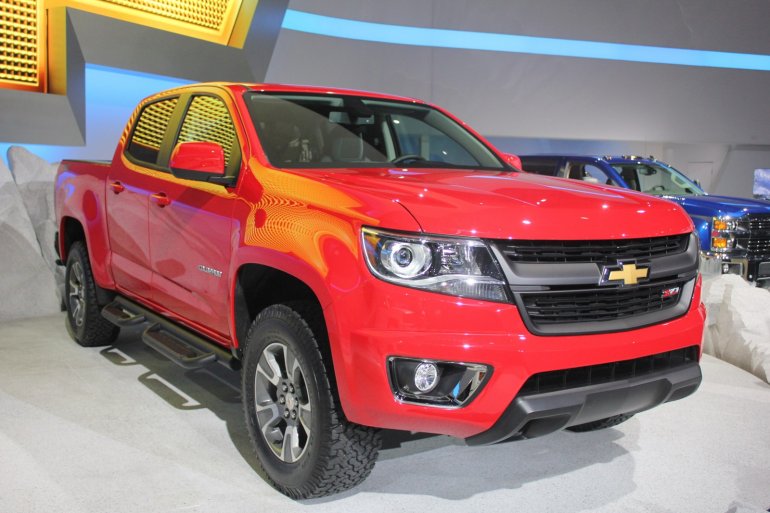 2015 Chevrolet Colorado front three quarters right