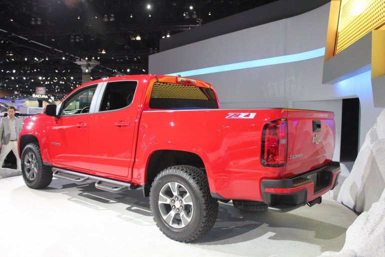 2015 Chevrolet Colorado rear three quarters left