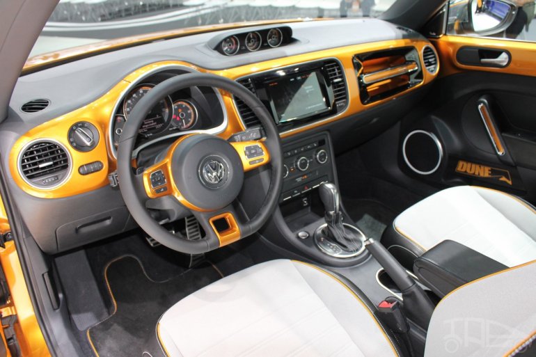 2014 VW Beetle Dune Concept at 2014 NAIAS steering