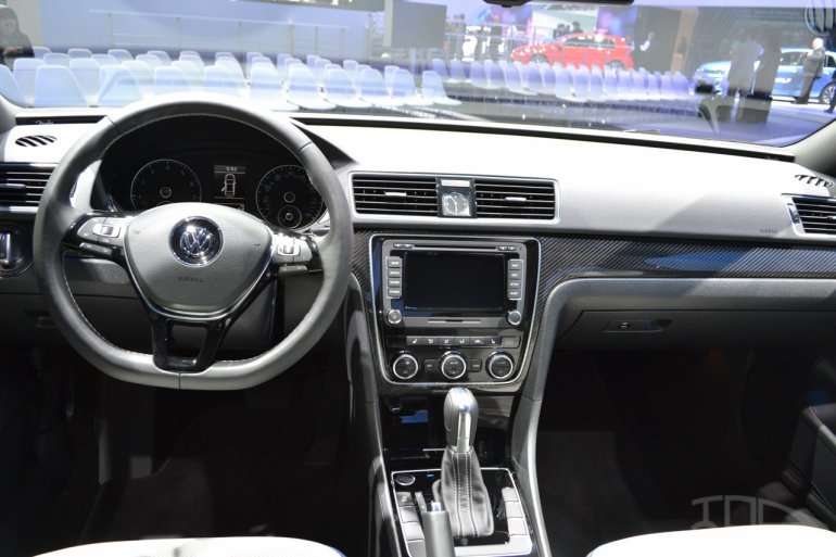 2015 VW Passat Bluemotion Concept at 2014 NAIAS interior