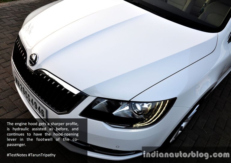 2014 Skoda Superb facelift drive images headlight
