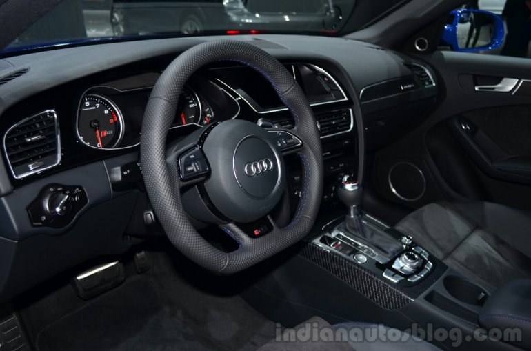 Audi RS4 Avant Nagaro dashboard - Geneva Live